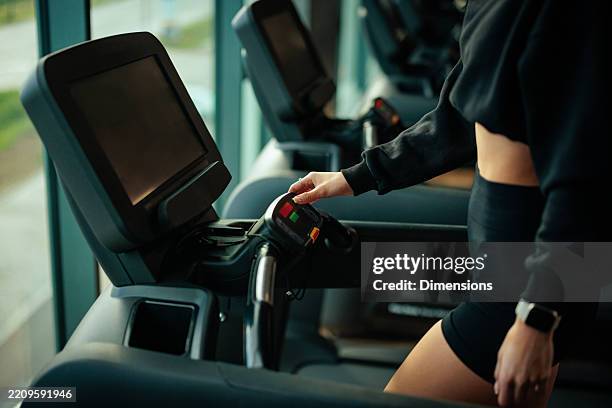14,751 Gym Close Up Stock Photos, High-Res Pictures, and Images - Getty  Images | Energetic gym close up, Woman gym close up, Workout gym close up