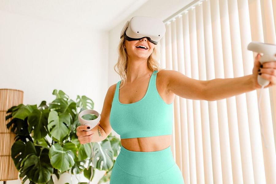 VR fitness real-time feedback